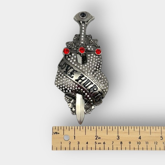 Love Hurts Heart Dagger Sword Belt Buckle Rhinestone Rockabilly Goth Biker - Picture 3 of 3